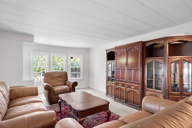 A great opportunity for local buyers! This 2-bedroom, 2-bath - photo 3