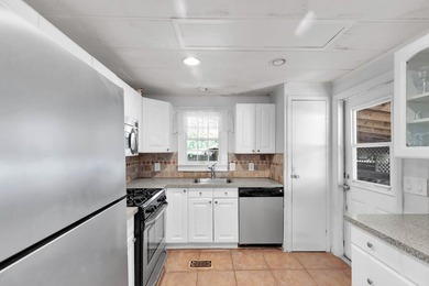 A great opportunity for local buyers! This 2-bedroom, 2-bath - photo 7