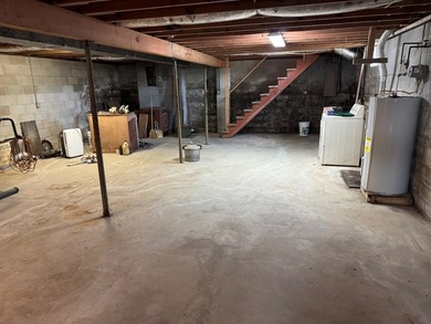 Looking for a home with an unfinished basement? Here is your - photo 10