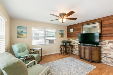 Waterfront Duplex with Income Potential in Big Pine Key! Live - photo 7