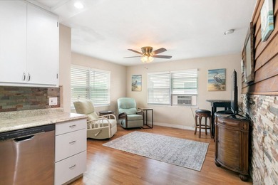 Waterfront Duplex with Income Potential in Big Pine Key! Live - photo 10