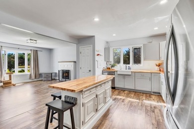Beautiful refurbed home. Great location only 3 miles to Yankee - photo 3