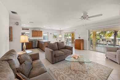 Rare canal-front duplex on Duck Key's prestigious Indies Canal - photo 10