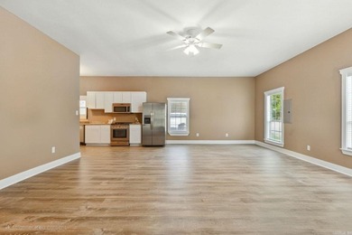 An exceptional Lake Hamilton estate, this rare offering brings - photo 14