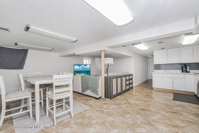 South Beach - welcome to this 6/6 2-family, fully brick, and - photo 24