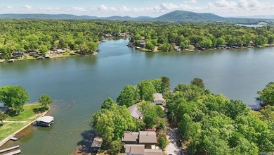 An exceptional Lake Hamilton estate, this rare offering brings - photo 28