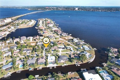 Caloosahatchee River Home For Sale in Cape Coral Florida