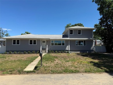 Welcome to this stunning, newly renovated split-level home - photo 3