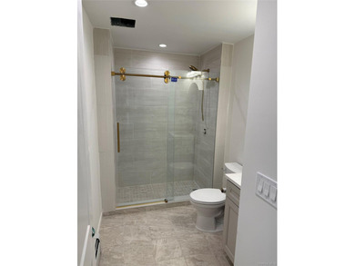 Welcome to this stunning, newly renovated split-level home - photo 7