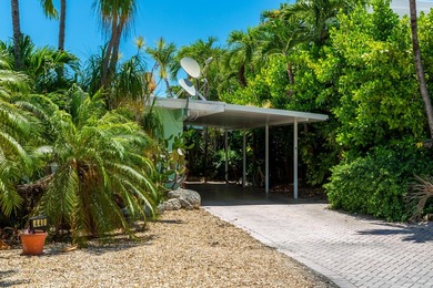 TURNKEY CANAL-FRONT RETREAT IN KEY COLONY BEACH! Welcome to your - photo 4