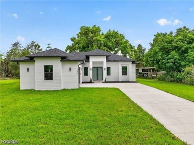 READY TO MOVE IN! 100% Upland Lot 1.1 acres. Beautiful New - photo 1