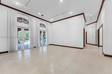 Located on a quiet street in the heart of Pinecrest, this - photo 12