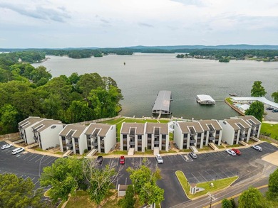 Welcome to lakefront living at its finest! This stunning - photo 3