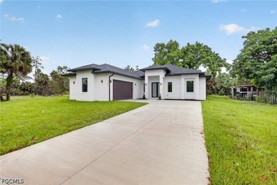 READY TO MOVE IN! 100% Upland Lot 1.1 acres. Beautiful New - photo 3