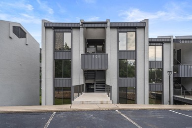 Welcome to lakefront living at its finest! This stunning - photo 4