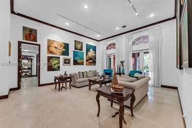 Located on a quiet street in the heart of Pinecrest, this - photo 18