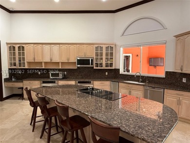 Located on a quiet street in the heart of Pinecrest, this - photo 23