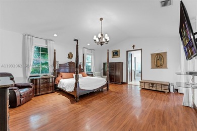 Located on a quiet street in the heart of Pinecrest, this - photo 29