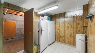 Welcome to this spacious 4-bedroom, 3-bath rambler just minutes - photo 30