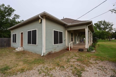 Charming Downtown Alba Home with Historic Character & Modern - photo 33