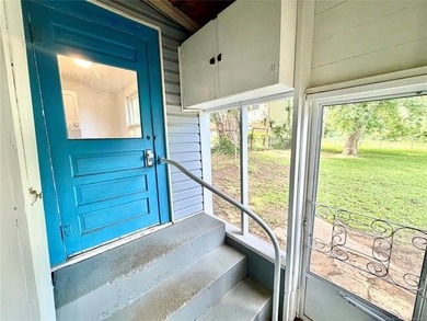 This property features a spacious two-bedroom layout with a - photo 36