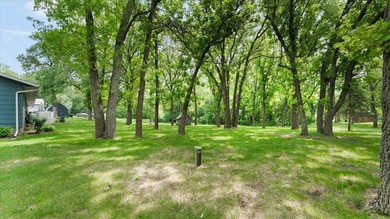 Welcome to this spacious 4-bedroom, 3-bath rambler just minutes - photo 41