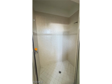 Unapproved short sale, SFH in highly desired neighborhood - photo 4