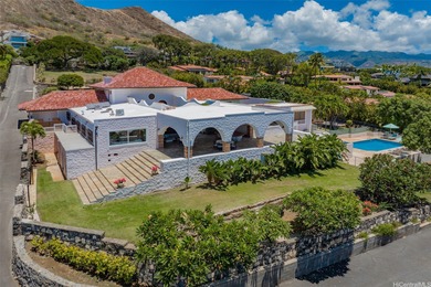 Located on Diamond Head Road, Ho'oluana Estate is one of - photo 6