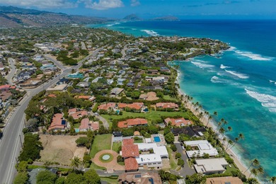 Located on Diamond Head Road, Ho'oluana Estate is one of - photo 3