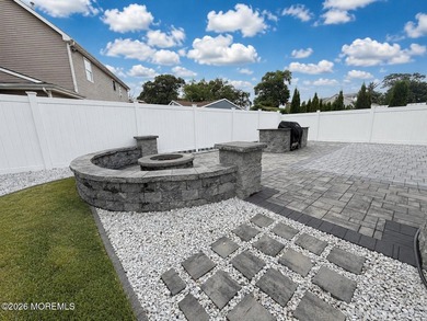 Completely reimagined, this exceptional raised ranch offers 3 - photo 5