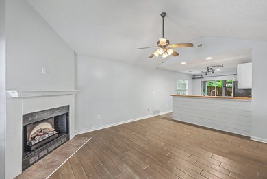 Welcome to this super cute 3-bedroom, 2-bathroom home perfectly - photo 10