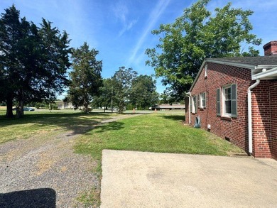 Welcome to Lively! Conveniently located just 10-15 minutes from - photo 4