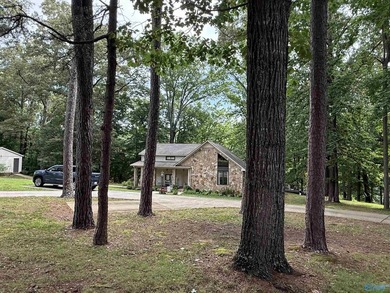 Beautiful waterfront home with 3 bedrooms, 2 baths. 2,253 square - photo 2