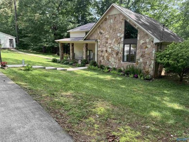 Beautiful waterfront home with 3 bedrooms, 2 baths. 2,253 square - photo 3