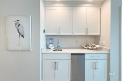 This extensively upgraded beachfront condo offers some brilliant - photo 17
