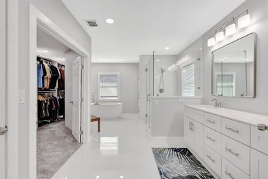 This One of a Kind Fully Renovated 5 Bedroom, 4 Bath Pool Home - photo 23