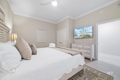 This extensively upgraded beachfront condo offers some brilliant - photo 25