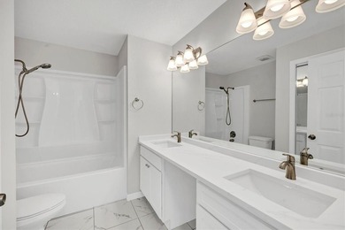 Unique opportunity to own a triplex featuring a spacious - photo 26