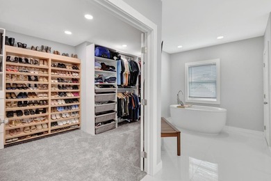This One of a Kind Fully Renovated 5 Bedroom, 4 Bath Pool Home - photo 26