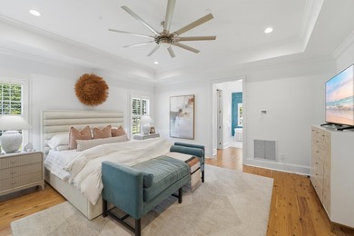 Welcome to this stunning custom-built 6-bedroom, 5.5 bathroom - photo 7