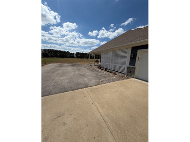 Beautiful 3 bedroom 2.5 bath located in Water edge ranch HOA - photo 33