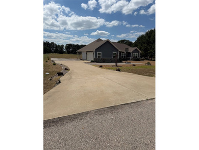 Beautiful 3 bedroom 2.5 bath located in Water edge ranch HOA - photo 34