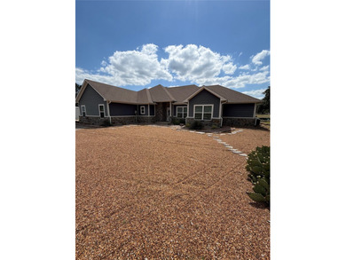 Beautiful 3 bedroom 2.5 bath located in Water edge ranch HOA - photo 36