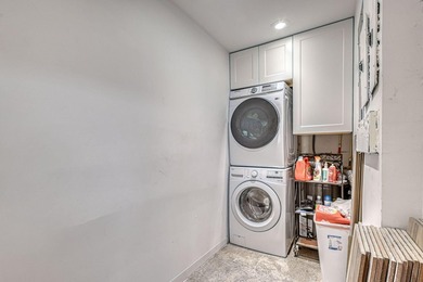 This One of a Kind Fully Renovated 5 Bedroom, 4 Bath Pool Home - photo 42