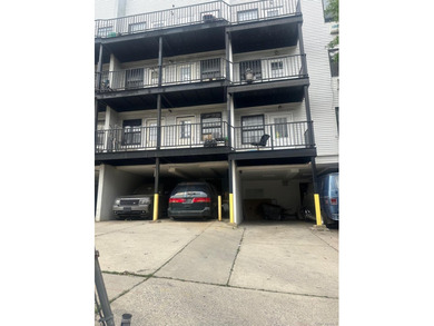 4 Dwelling House For Sale. 2-car garage rent at $525/m - photo 3