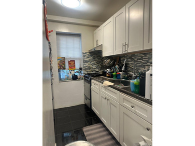 4 Dwelling House For Sale. 2-car garage rent at $525/m - photo 5