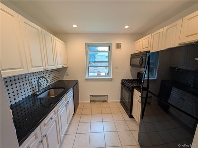 Welcome to this sun-drenched 1-bedroom, 1-bath sanctuary! - photo 5