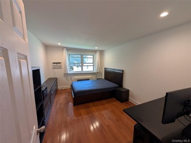 Welcome to this sun-drenched 1-bedroom, 1-bath sanctuary! - photo 7