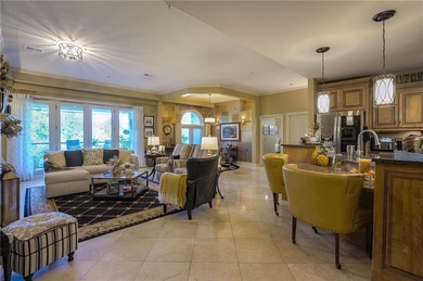 This beautiful ranch-style condo in Altamira offers true