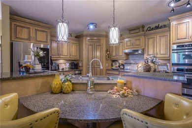 This beautiful ranch-style condo in Altamira offers true